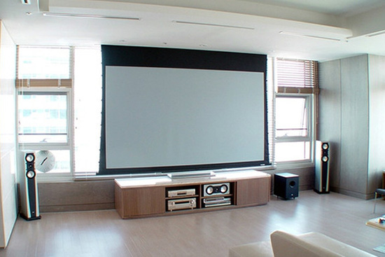 家用投影幕布选购指南 如何为投影机配搭最佳幕布